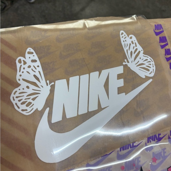 Nike Blue and Pink Butterfly shirt Print - Picture 2 of 12